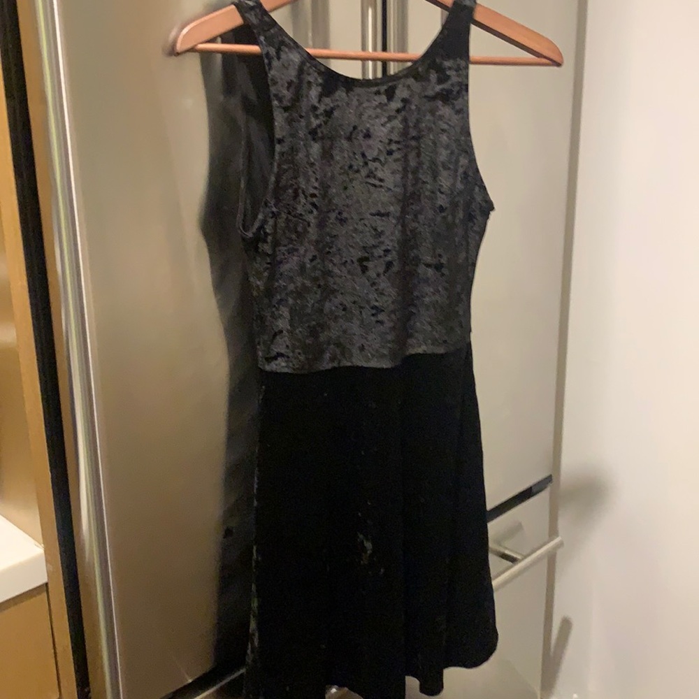 H&M divided size 6 black velvet dress